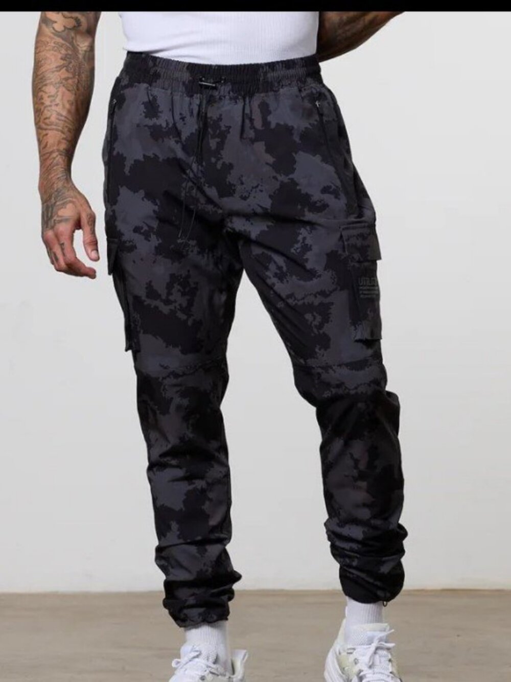 Vanquish Dark Camo Cargo Jogger Pants — Tapered Fit — Brand New